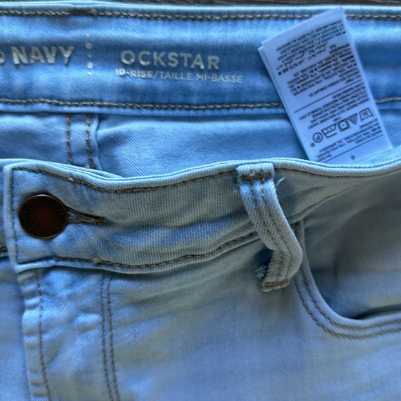 OLD NAVY Rockstar Mid-Rise Distressed Skinny Jeans - Picture 4 of 4